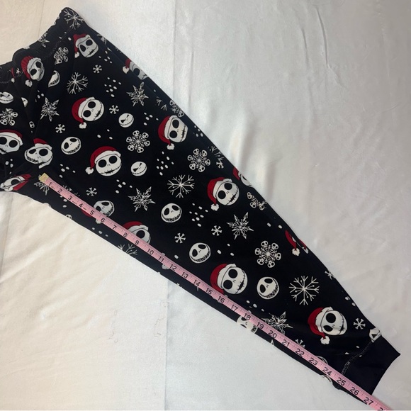 Disney Nightmare Before Christmas Soft Jack Santa Hat Snowflakes Skull Details - Picture 10 of 11